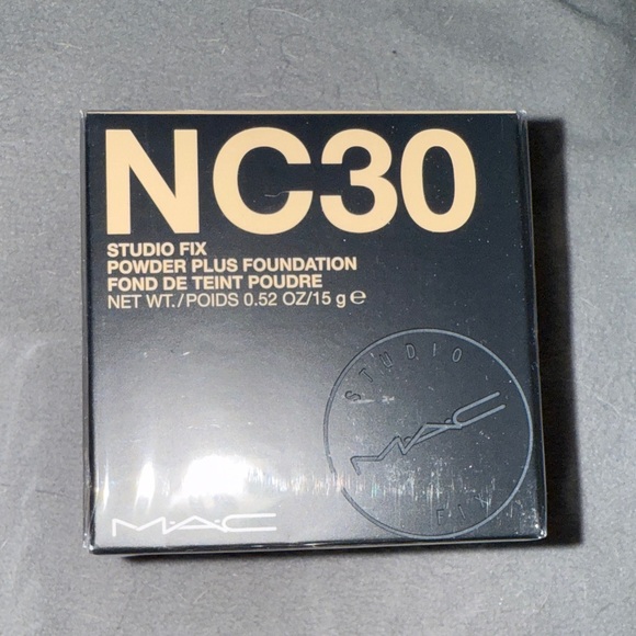 MAC Cosmetics Studio Fix Powder Plus Foundation NC30 - Picture 1 of 5